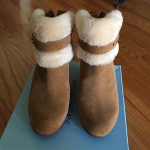 BEAUTIFUL! UGG HEELED BOOTIES